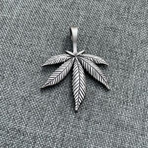 Pot Leaf Silver or Pewter? Necklace / Bracelet Pendant Charm TM&C